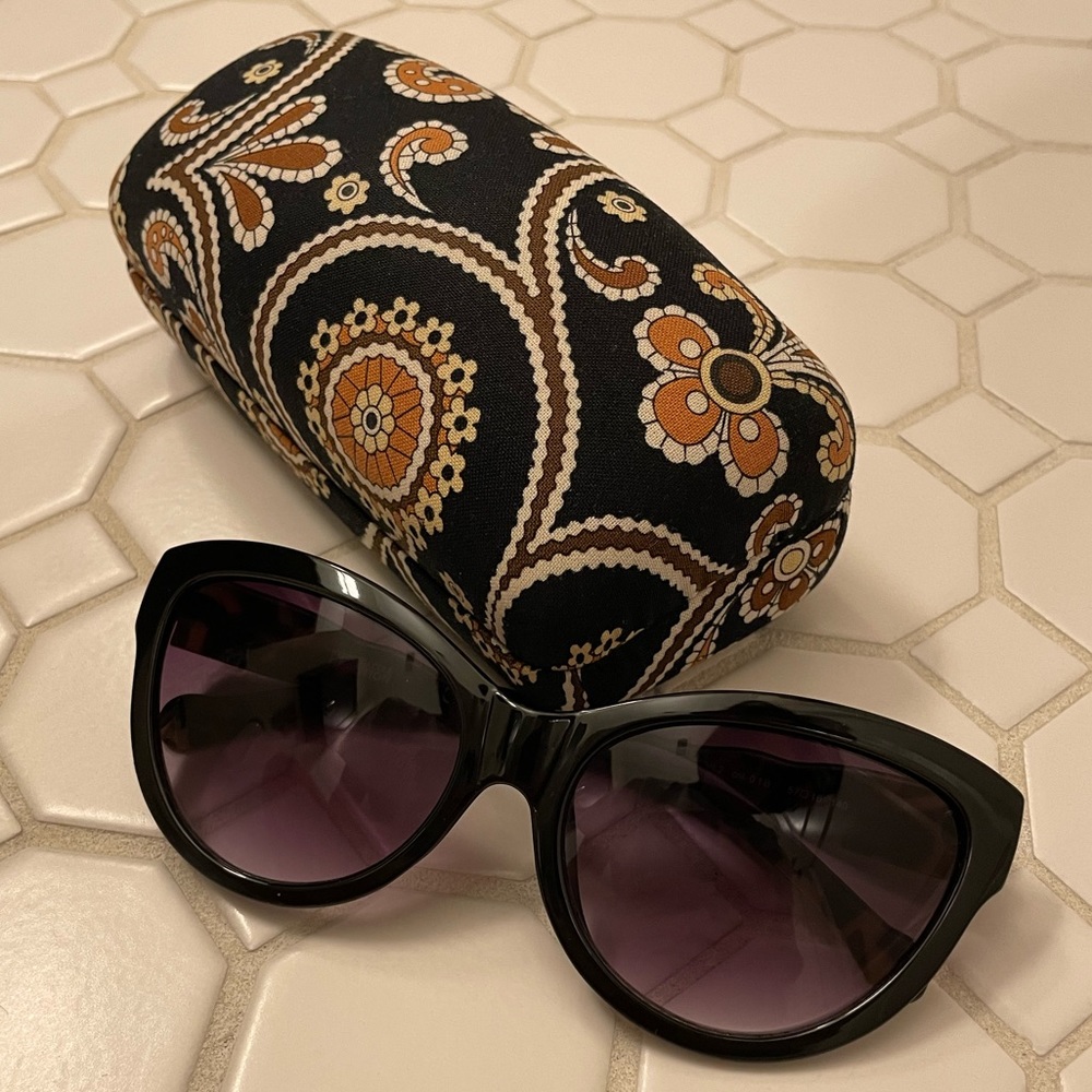 Kenneth Cole Sunglasses & Vera Bradley Case